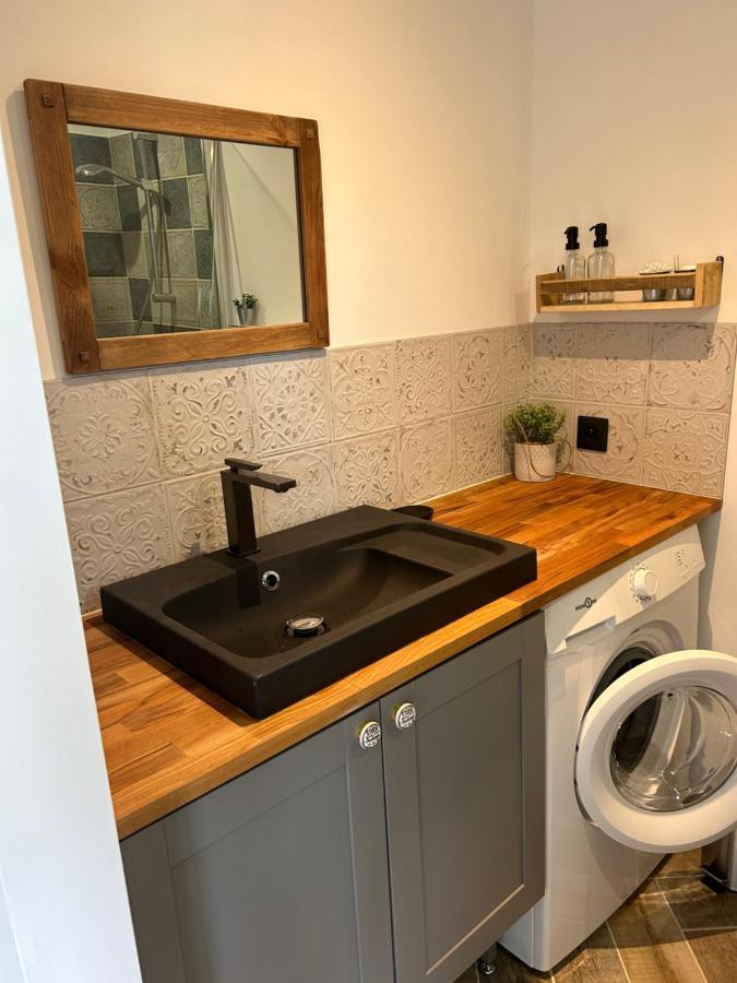 Charmant Studio Dans Villa - Jardin Privatif . La Seyne-sur-Mer Exterior foto