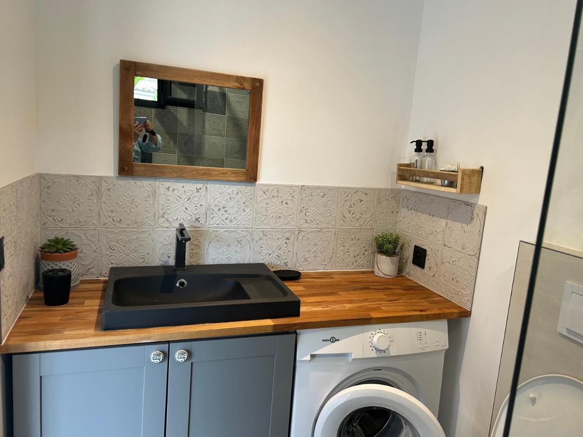 Charmant Studio Dans Villa - Jardin Privatif . La Seyne-sur-Mer Exterior foto